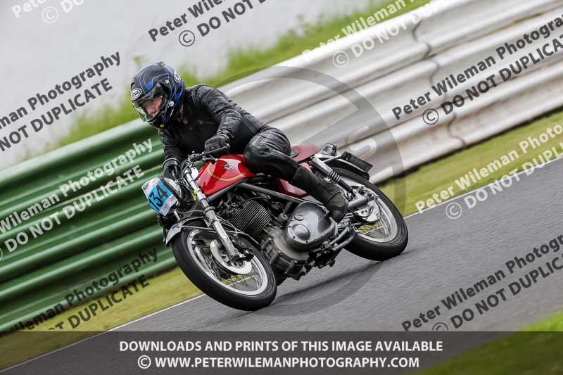 Vintage motorcycle club;eventdigitalimages;mallory park;mallory park trackday photographs;no limits trackdays;peter wileman photography;trackday digital images;trackday photos;vmcc festival 1000 bikes photographs